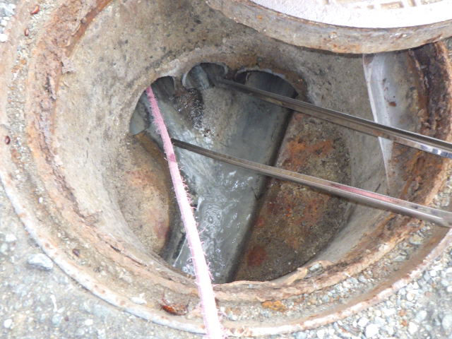 マンホール側から上流への洗浄