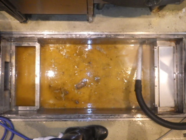 グリストラップ2か所目清掃前
