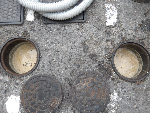 詰まりのため満水になった状態